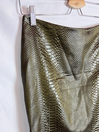 MIRTO. Falda verde efecto piel cocodrilo . T 38