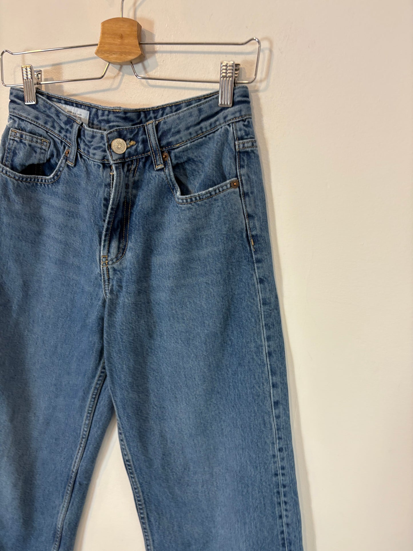 ZARA. Denim recto no elástico
