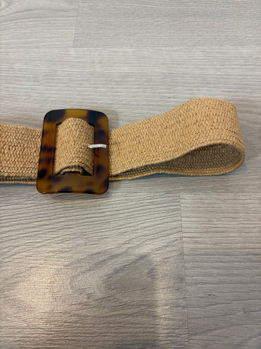 OTRAS. Cinturón rafia hebilla efecto nácar