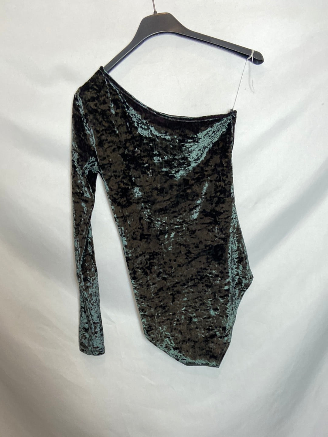 ZARA. Body negro terciopelo asimétrico T.S