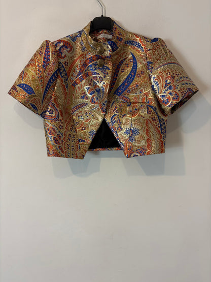 ROOM 717. Chaqueta corta estampada