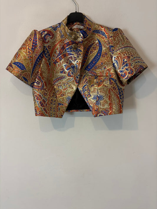 ROOM 717. Chaqueta corta estampada