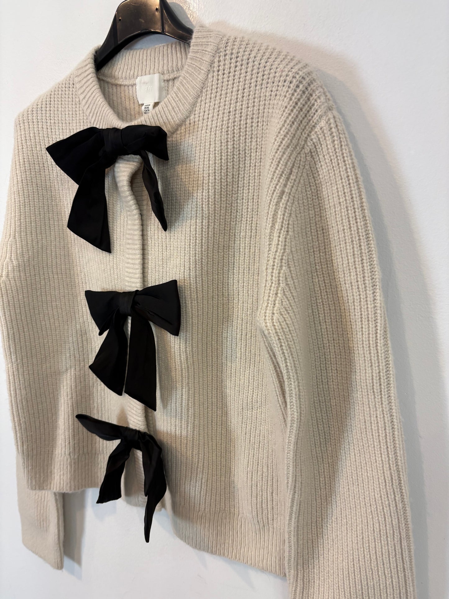 H&M. Jersey beige lazada