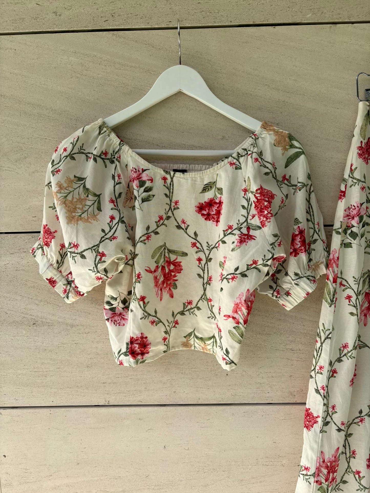 CASTAÑO DE INDIAS. Conjunto top y falda palmitos