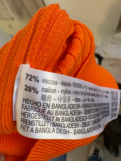 ZARA. Top canalé naranja cuello vuelto