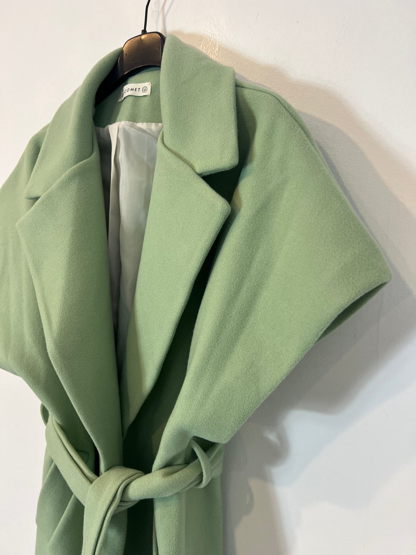 LA COMET. Mint green sleeveless coat. TL