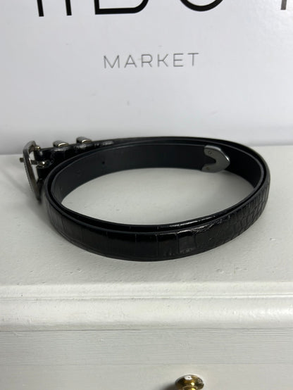 ZARA. Cinturón negro fino. T 90