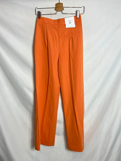 BERSHKA. Total look naranja T.s