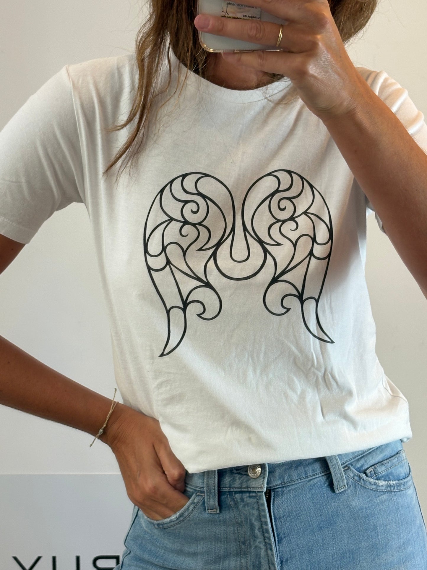 ANDRÉS ACOSTA. Camiseta alas T.s