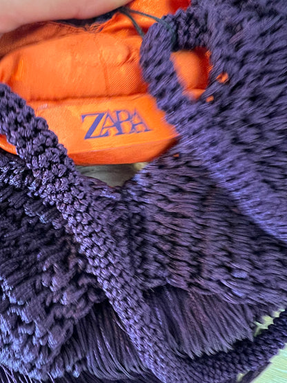 ZARA. Bolso asa corta flecos