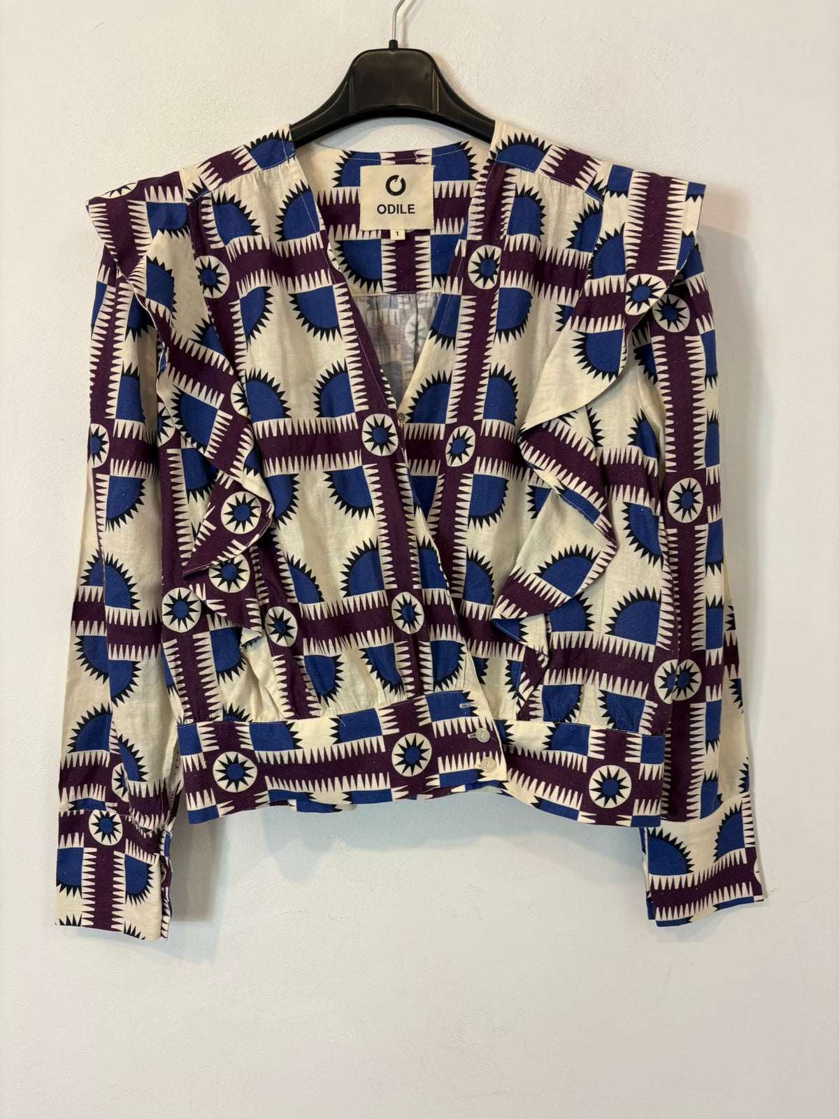 ODILE. Blusa estampada cruzada