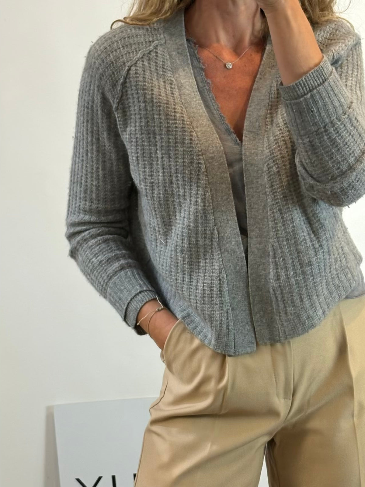 ZADIG & VOLTAIRE. Cárdigan cashmere bordado