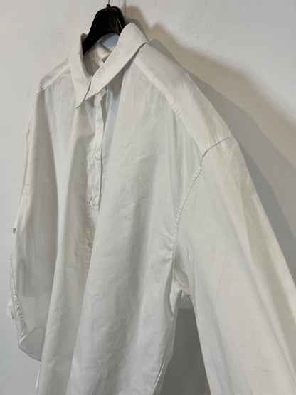 ZARA. White shirt with button detail on the back. TM