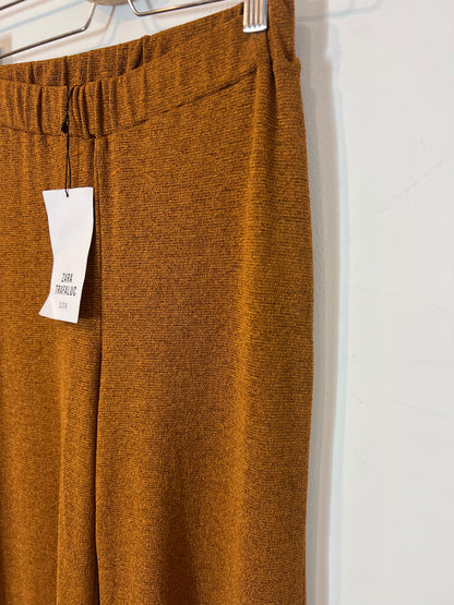 ZARA. Pantalón camel fluido jaspeado. T S