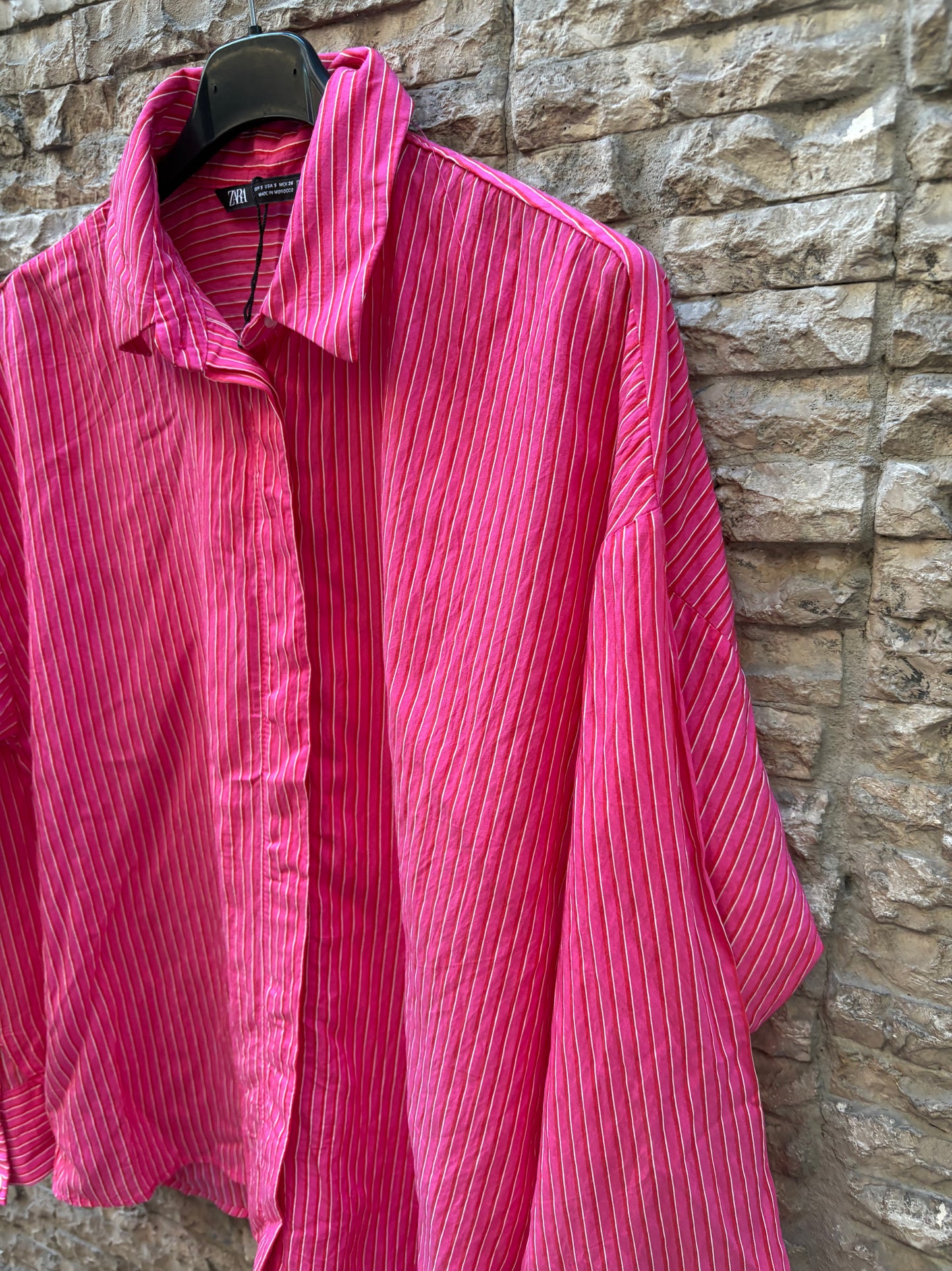 ZARA. Camisa rosa rayas. T S