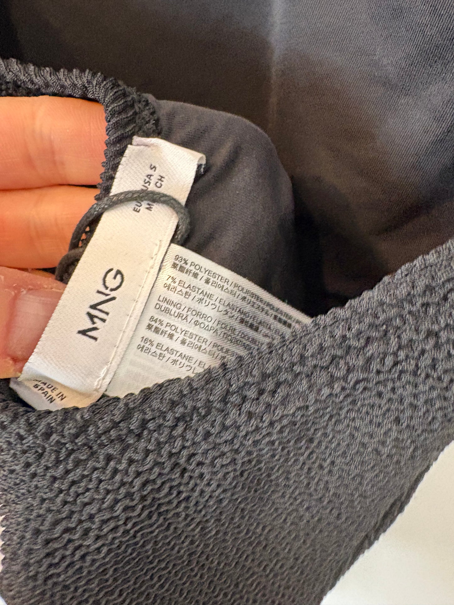 MANGO. Bañador negro textura. T S