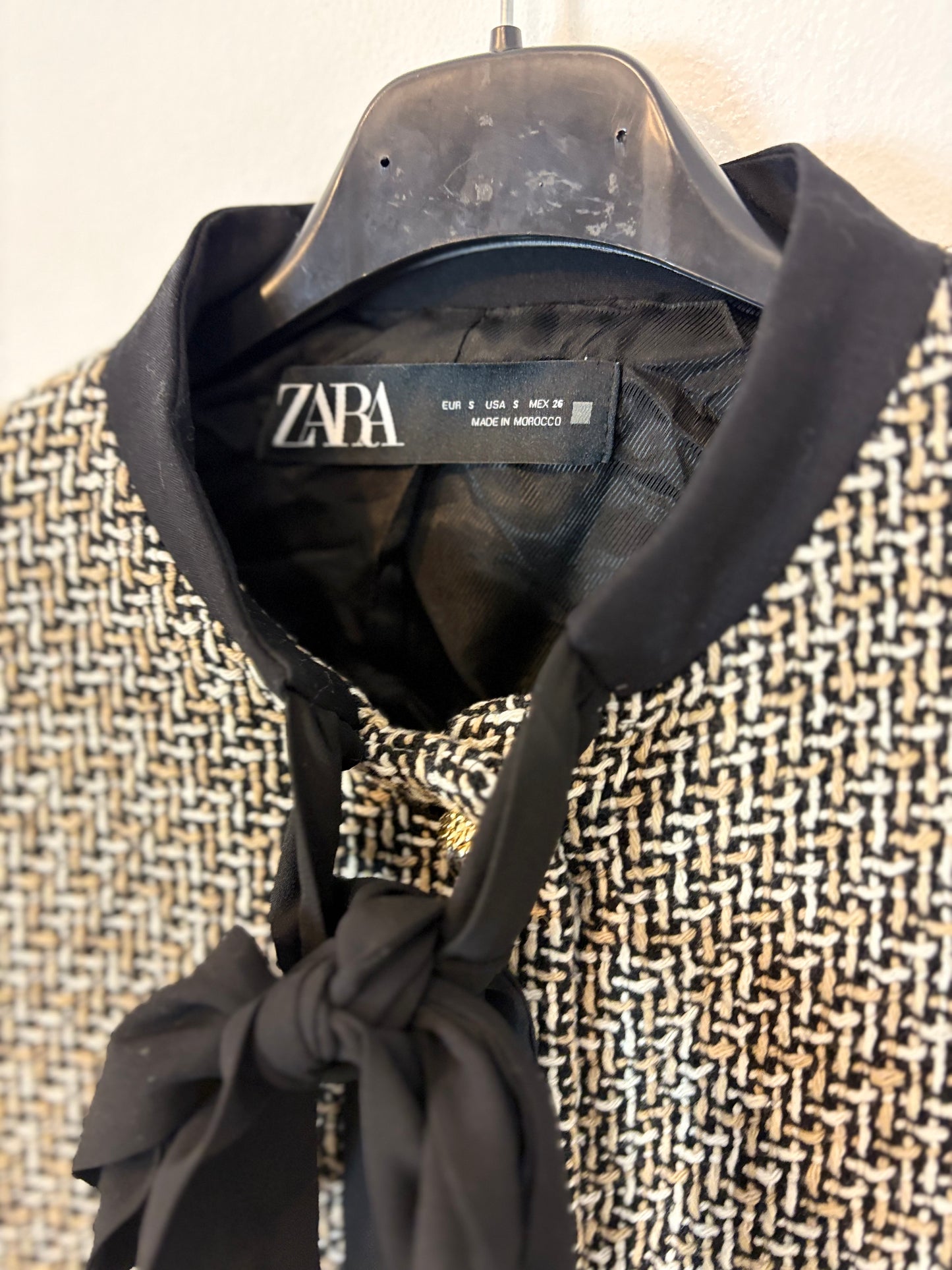 ZARA. Chaqueta tweed lazada. T S