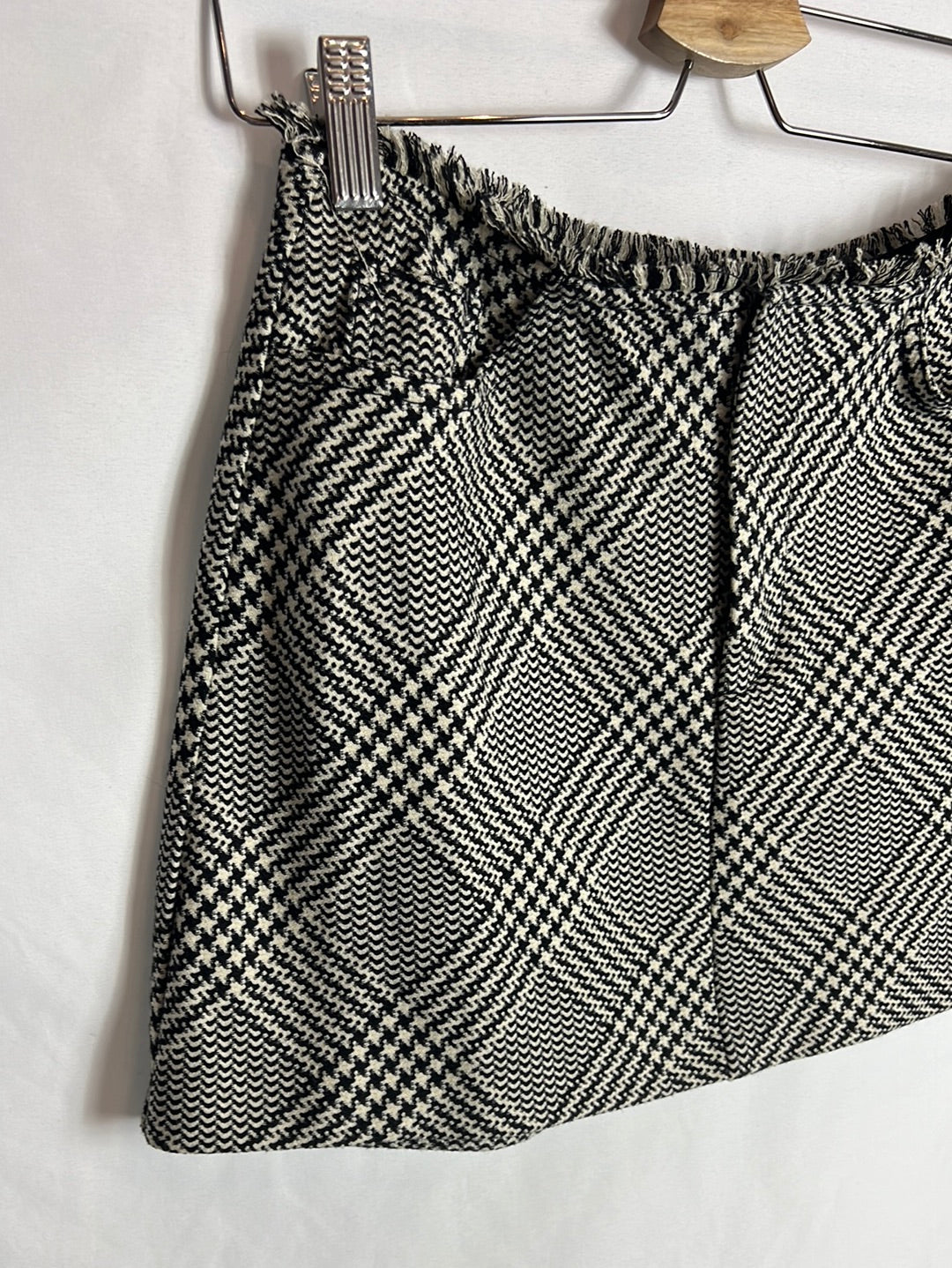 ZARA. Falda corta de gallo. T S