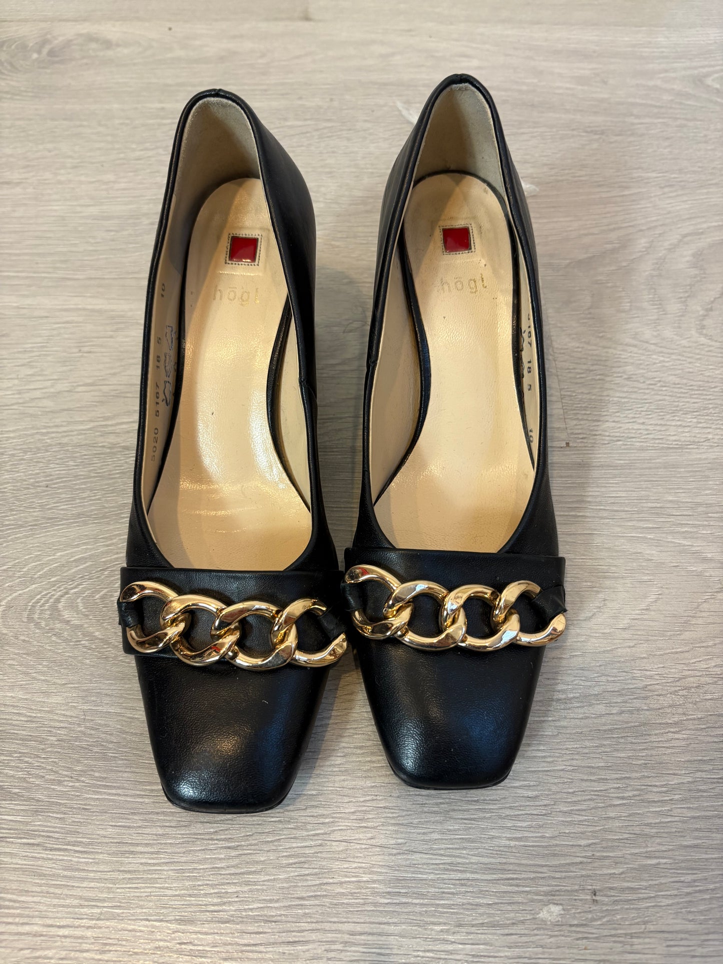 HOGL. Zapatos tacón piel hebilla dorada. T 38