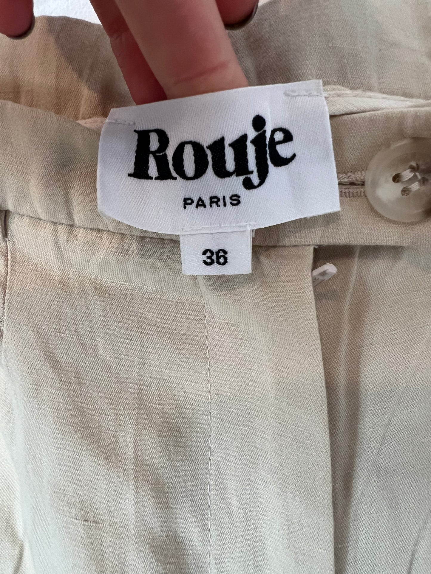 ROUJE. total look Pantalón ancho beige pinzas y chaleco T.36