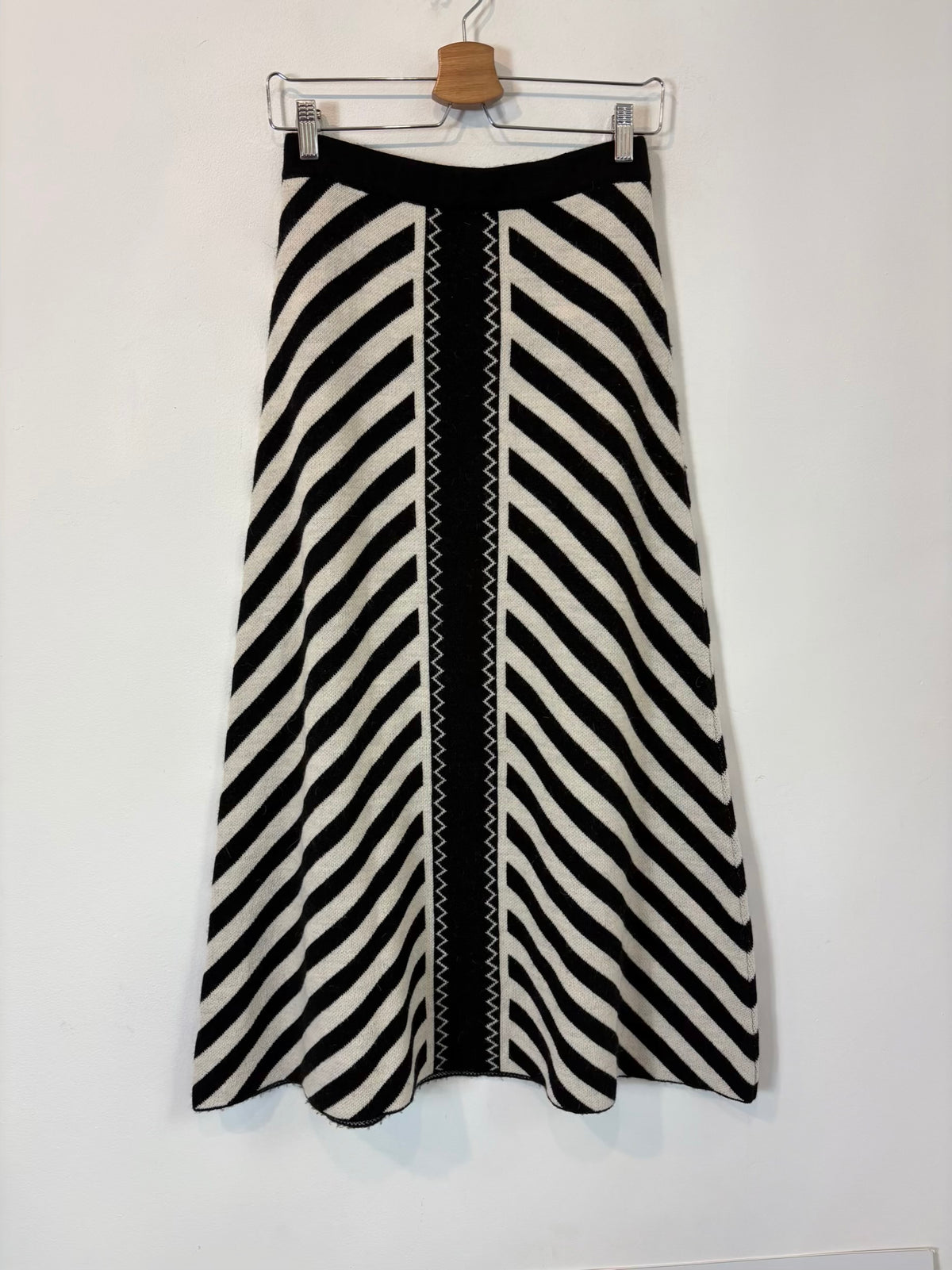 PANAMBI. Conjunto falda y jersey bicolor