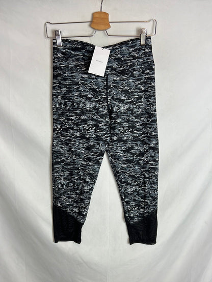 BERHSKA. Printed cropped sports tights. TM