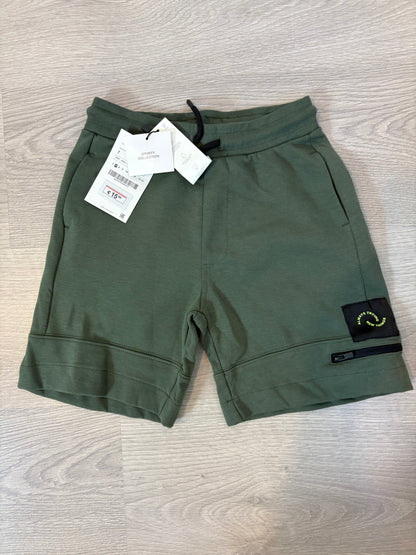 ZARA. Green plush Bermuda shorts. Size 7 years