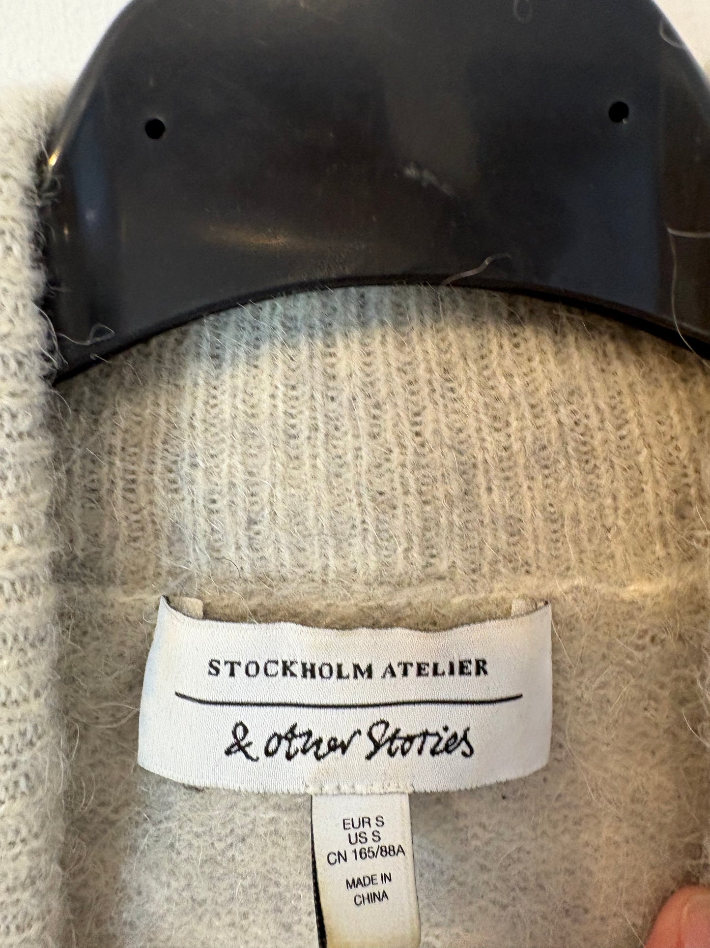 MASSIMO DUTTI. Short green skirt with pocket T.xs