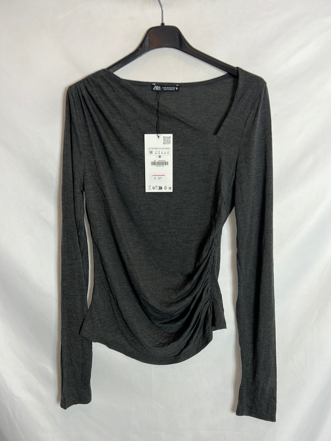 ZARA. Top gris asimétrico fruncido. T M
