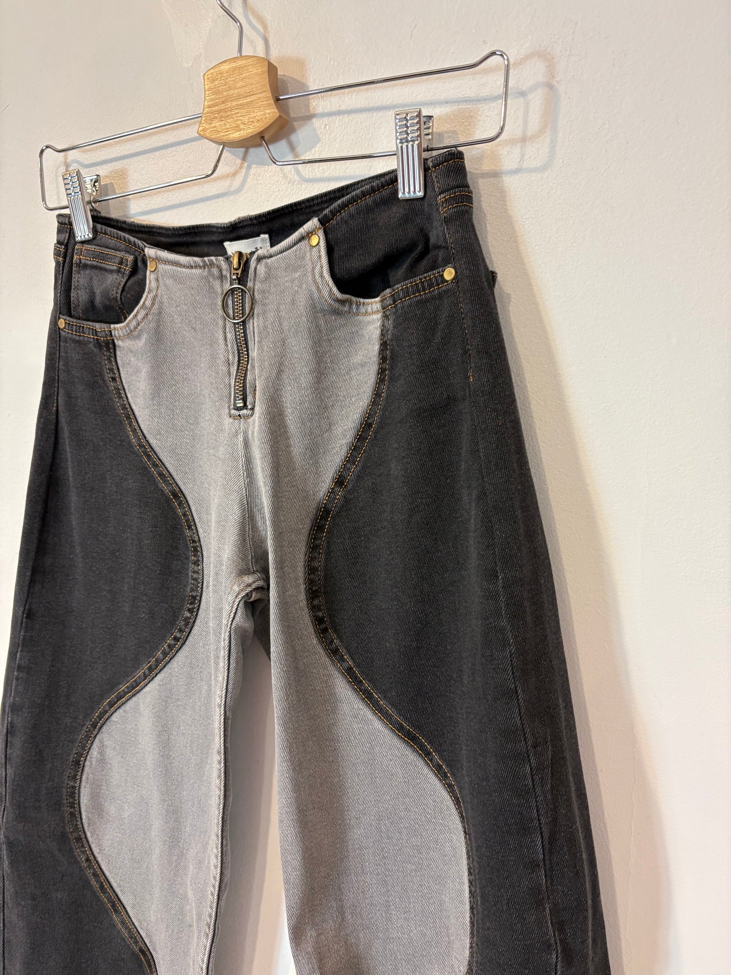 NÍCOLI. Denim gris ondas