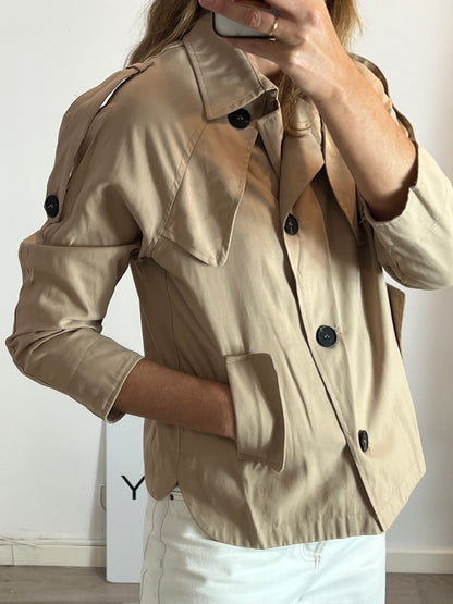 TESE COLLECTION. Chaqueta beige estilo gabardina. T M