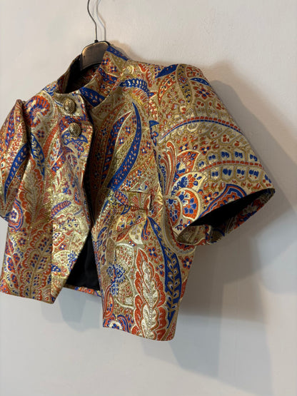 ROOM 717. Chaqueta corta estampada