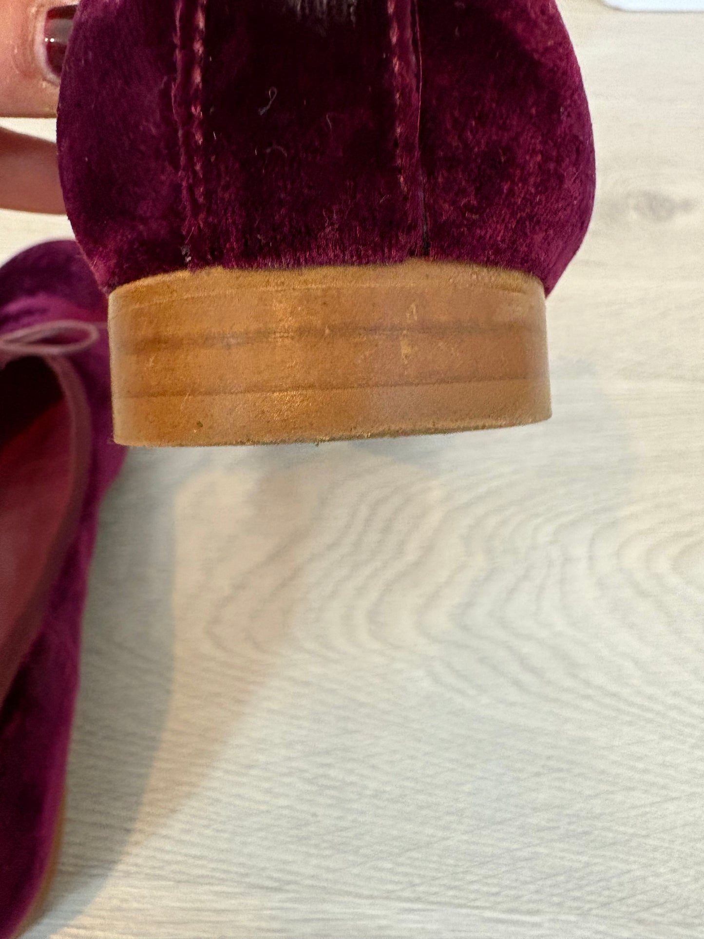 LA BASIQUE COLLECTION. Bailarina terciopelo burdeos. T 39