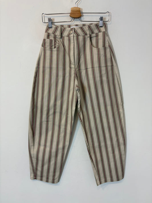 SEASONS BY MACABLA. Pantalón denim rayas