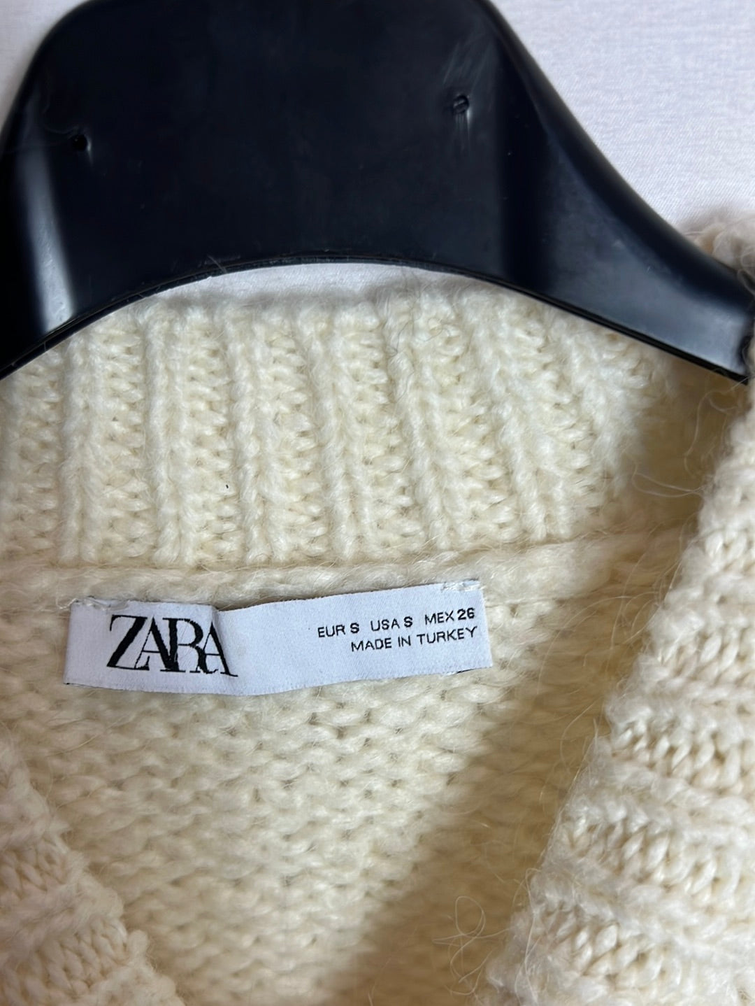 ZARA. Jersey beige claro. T S