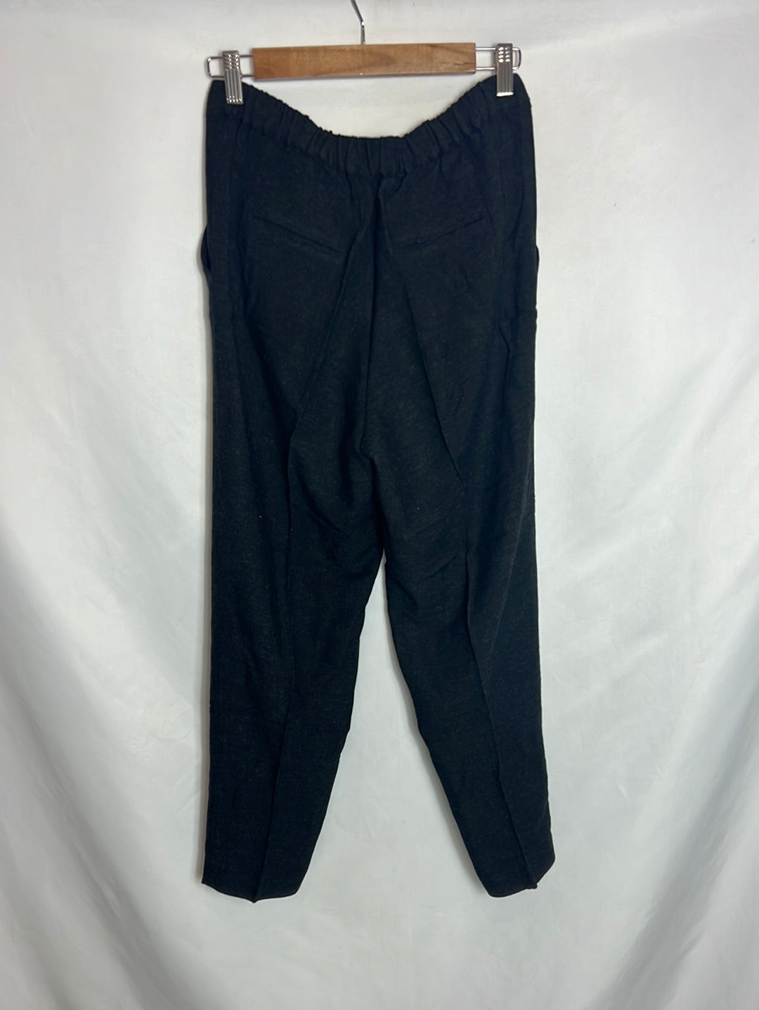 ESE O ESE. Pantalón fluido gris antracita. T 38