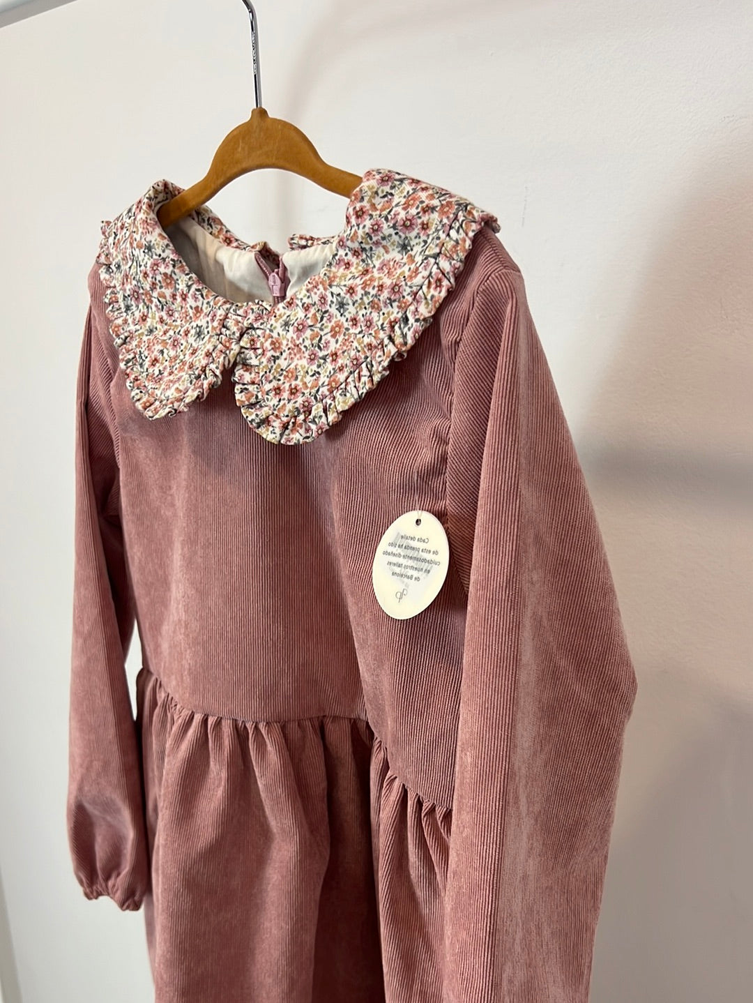 LOLA PALACIOS. Pink textured dress for girls. Size 8 years.