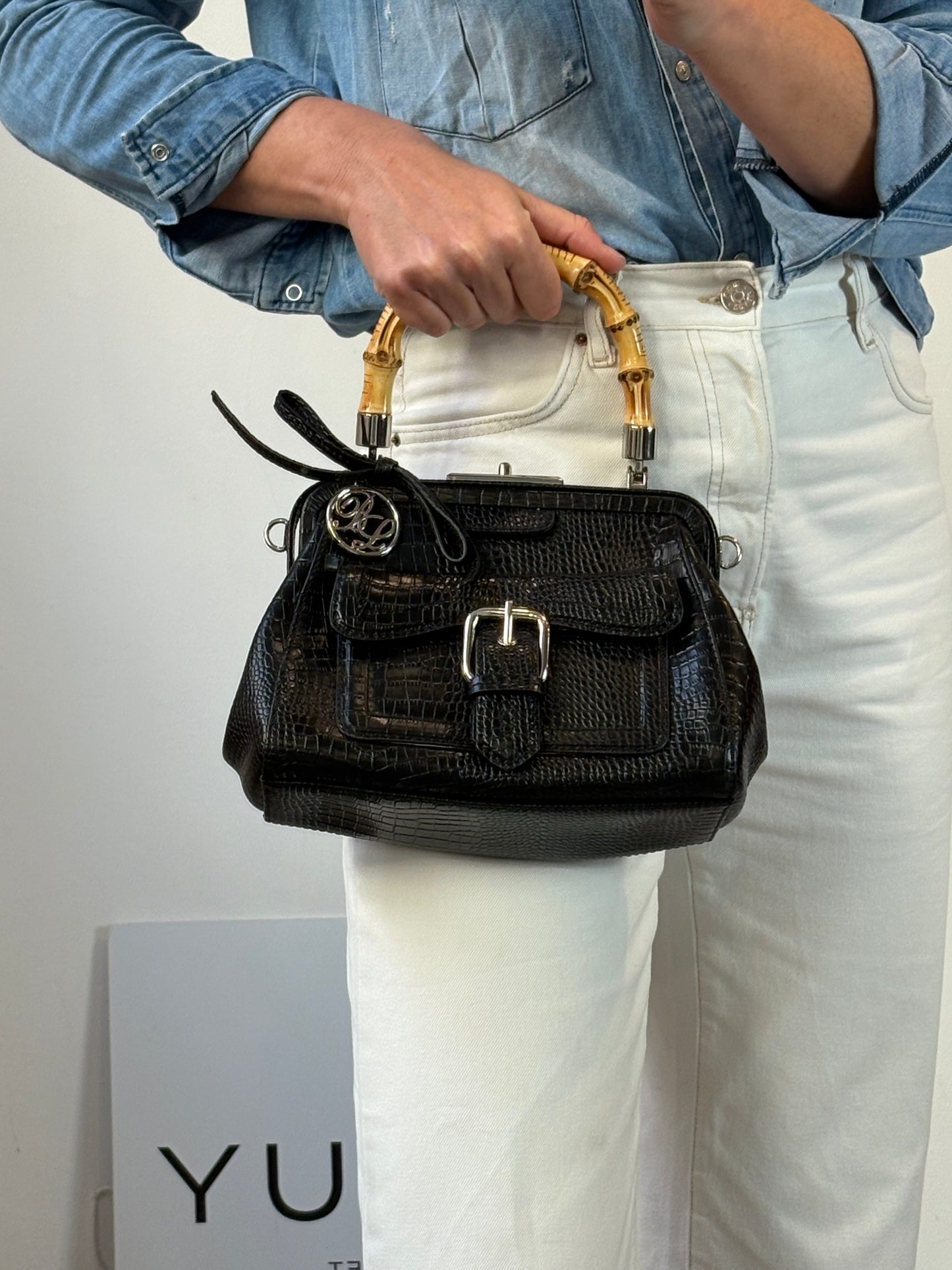 BIMBA Y LOLA. Bolso de mano piel