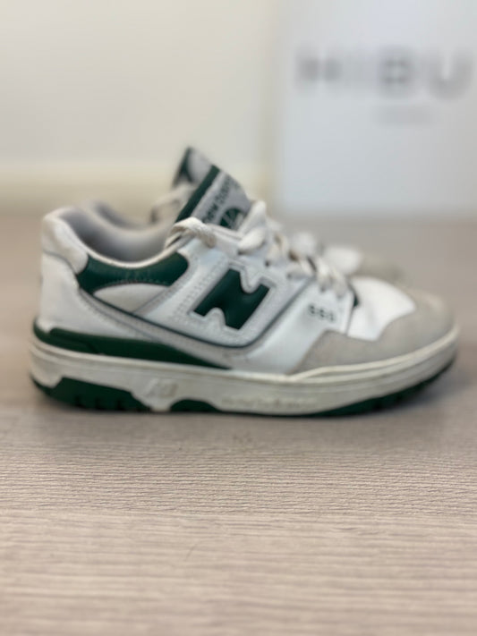 NEW BALANCE 550. Zapatillas blanca detalles verde