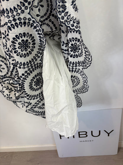 ZARA. Vestido midi blanco bordados
