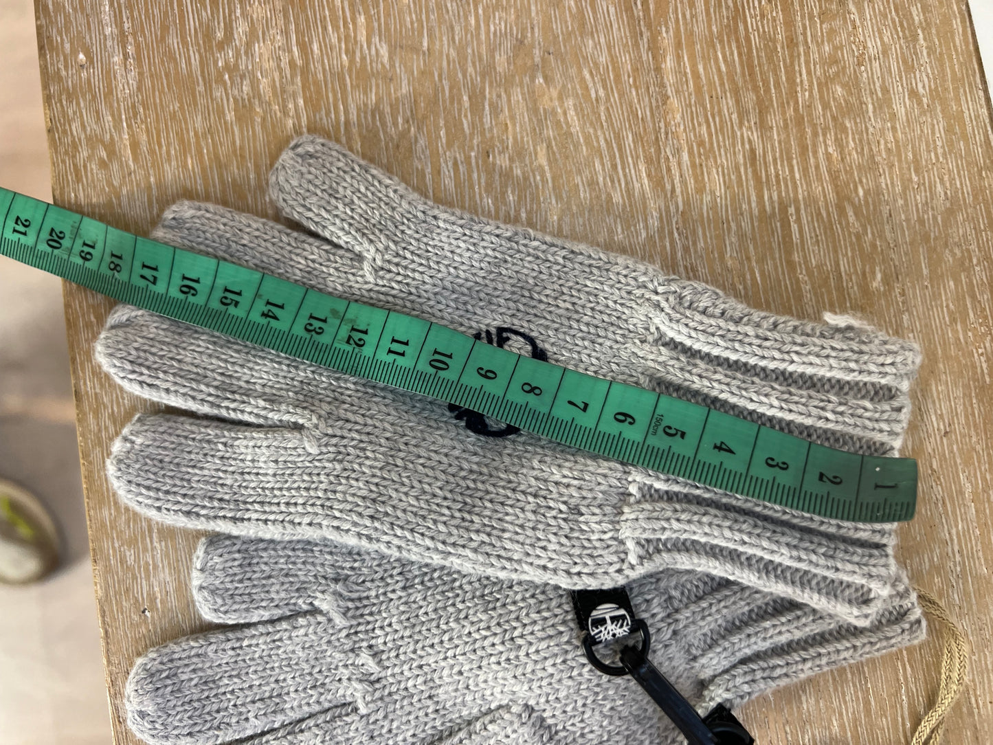 TIMBERLAND. Guantes grises T.4 años