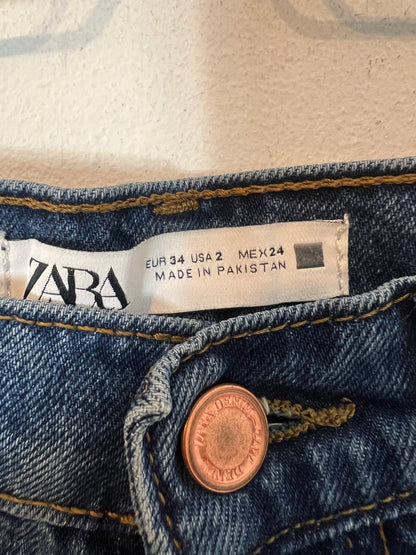 ZARA. Denim recto abotonado. T 34