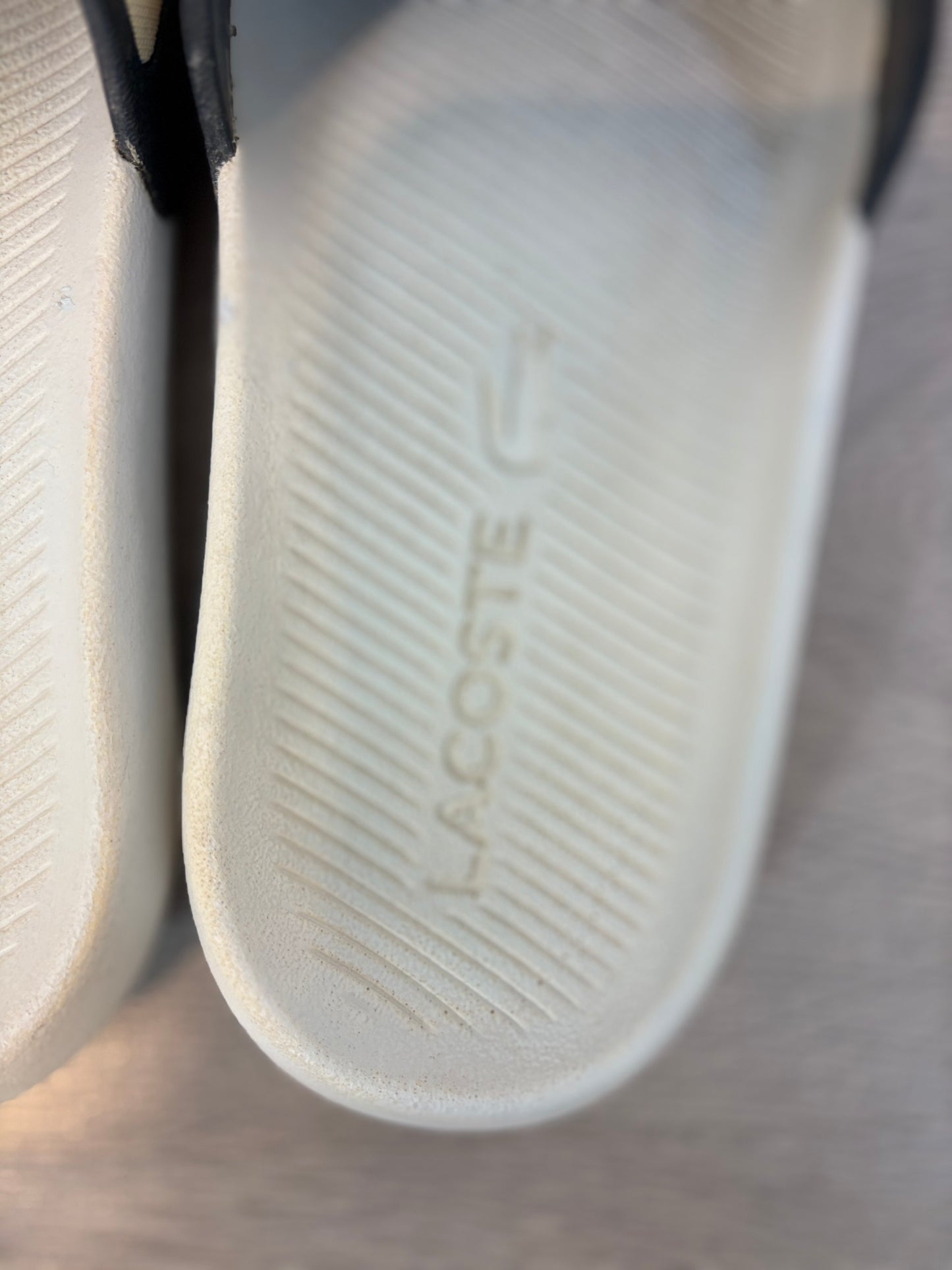 LACOSTE . Chanclas logo. T 38