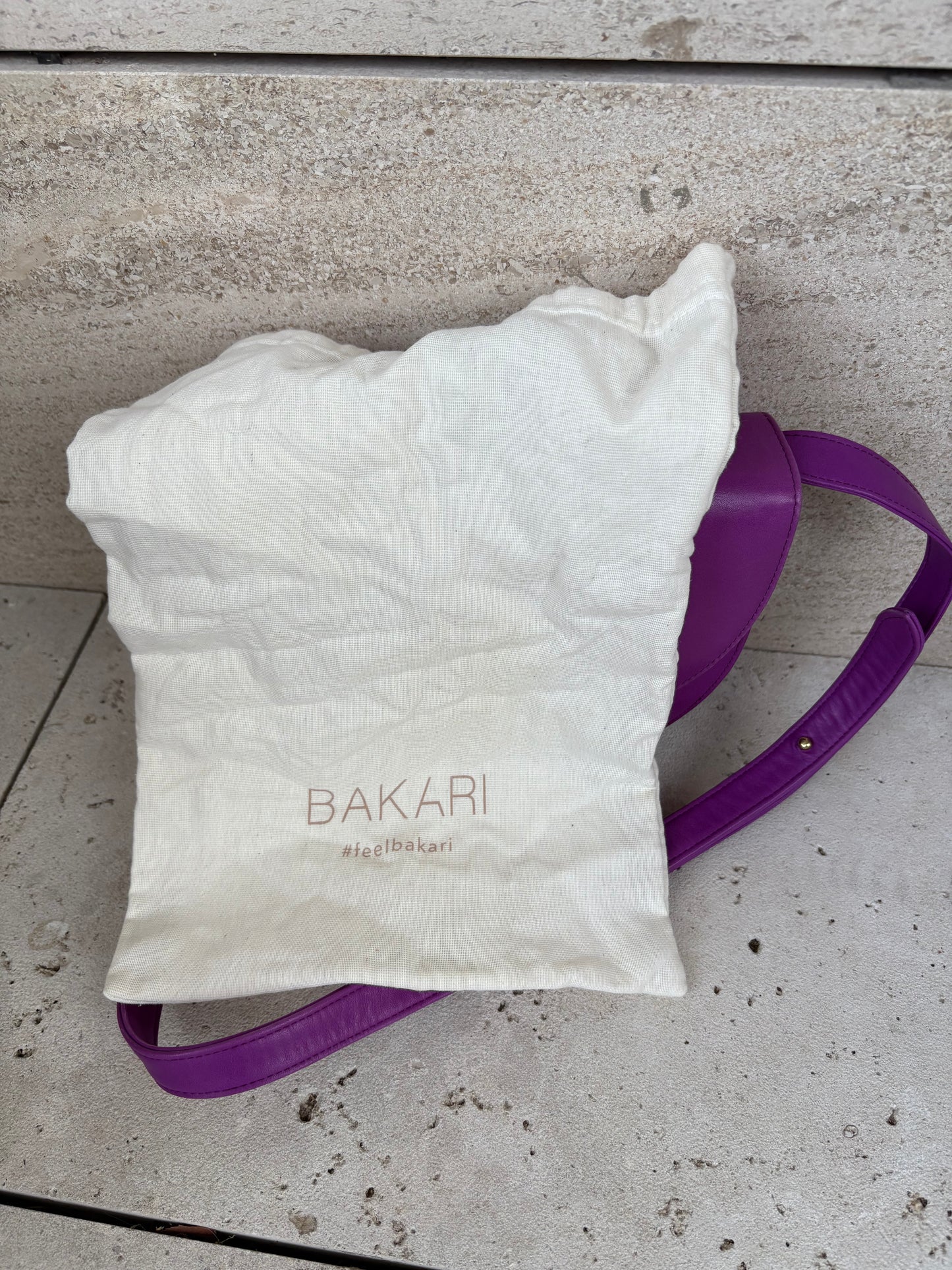 BAKARI. Bolso piel malva