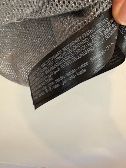 MASSIMO DUTTI. Top gris hilos brillo. T M