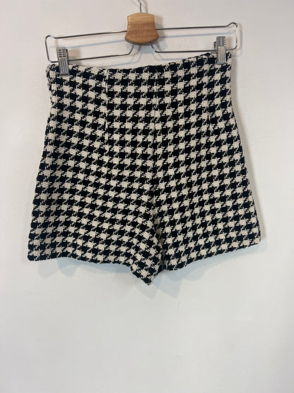 ZARA. Pantalón corto tweed pata de gallo. T S