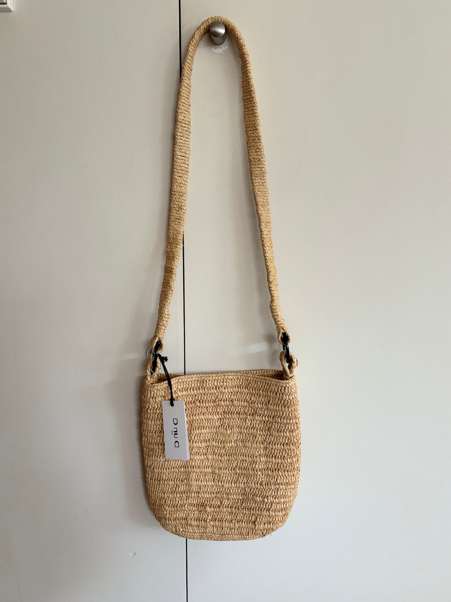 DnuA. Bolso rafia asa larga