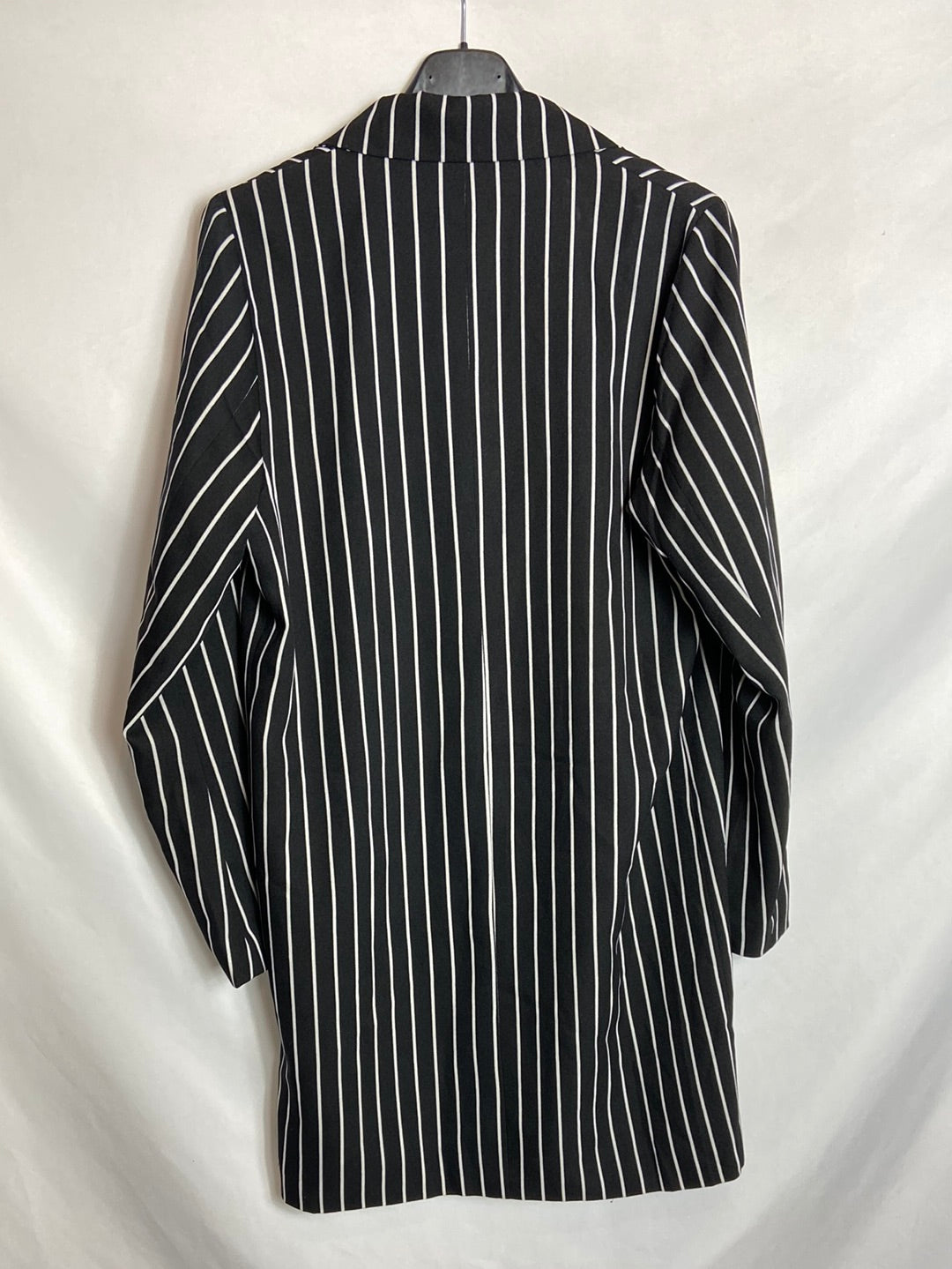 BOOHOO. Vestido/blazer negro rayas T.36