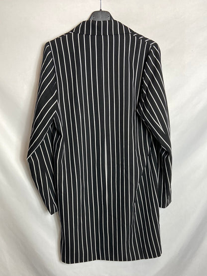 BOOHOO. Vestido/blazer negro rayas T.36