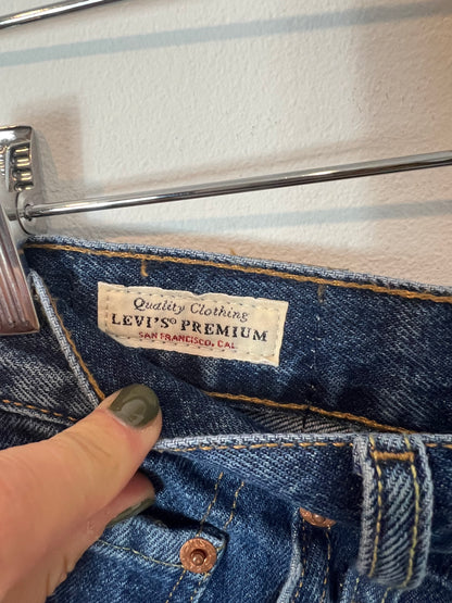 LEVI'S. Pantalón corto denim T.25(34/36)